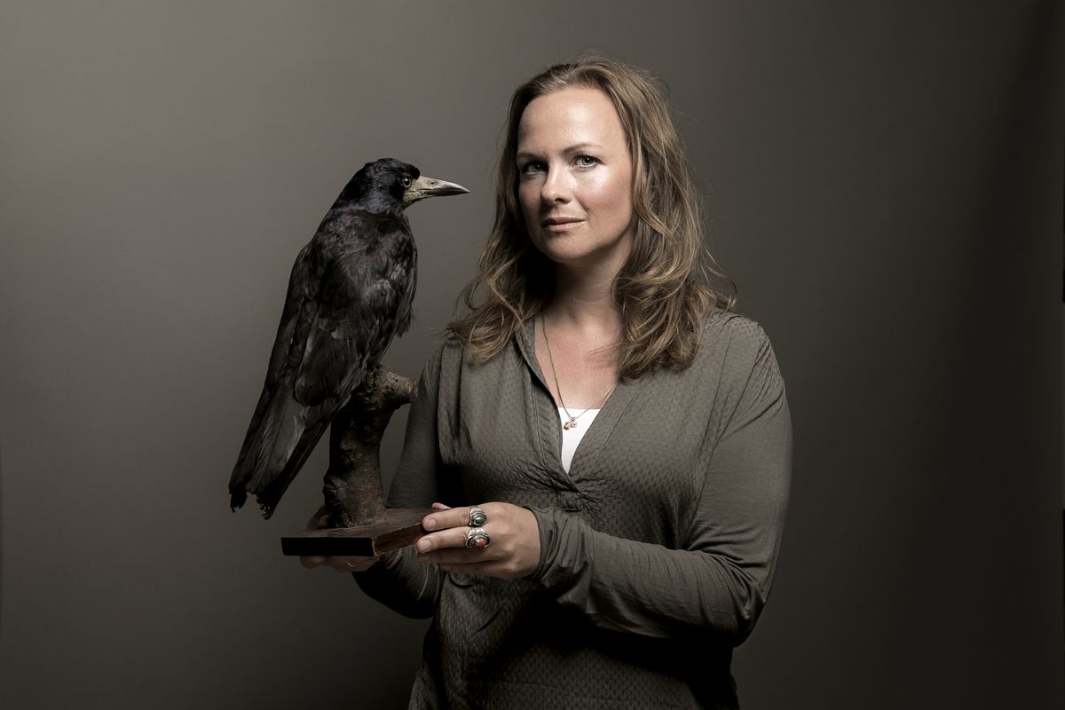 At blive ramt af brystkræft" + lidt om bogen "Onkos". Jeanette Varberg  - Museumsinspektør, arkæolog, forfatter og foredragsholder