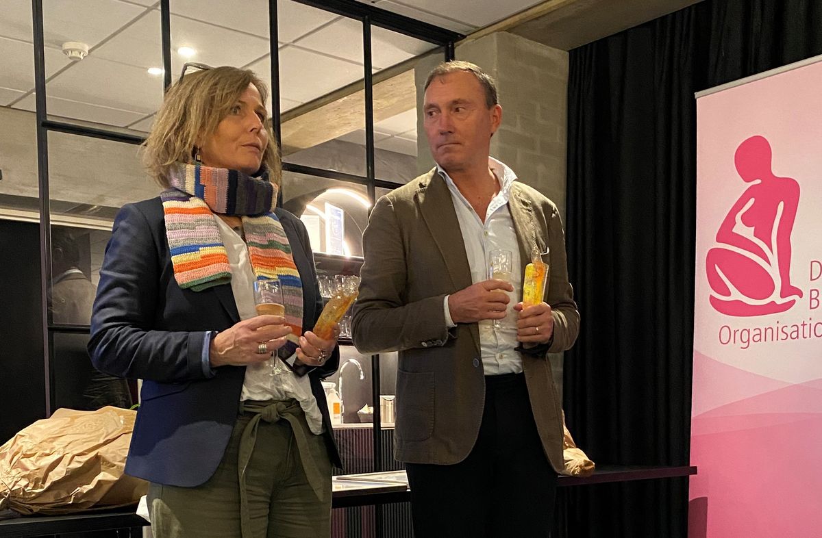 Tea Krogh Sørensen og Morten Pihl Morgenavisen Jyllands-Posten, modtager DBO’s ærespris 2020